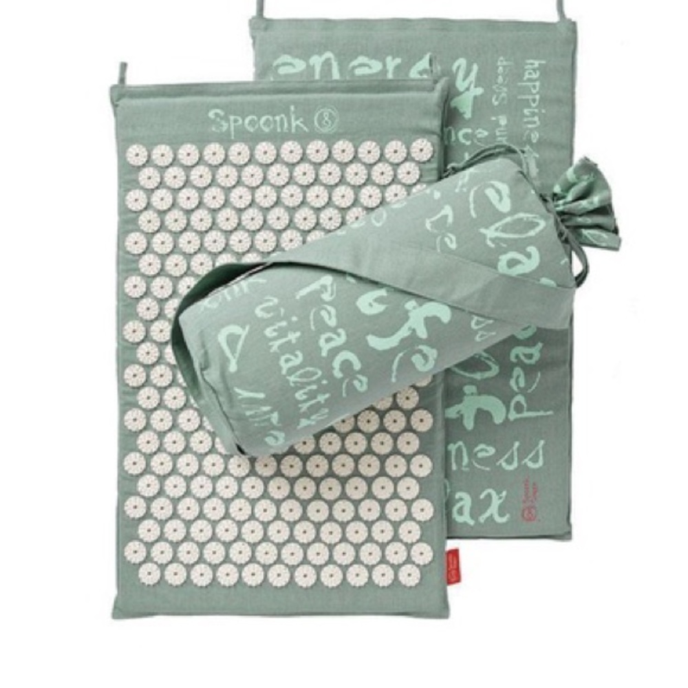 Spoonk acupressure massage mat with bag